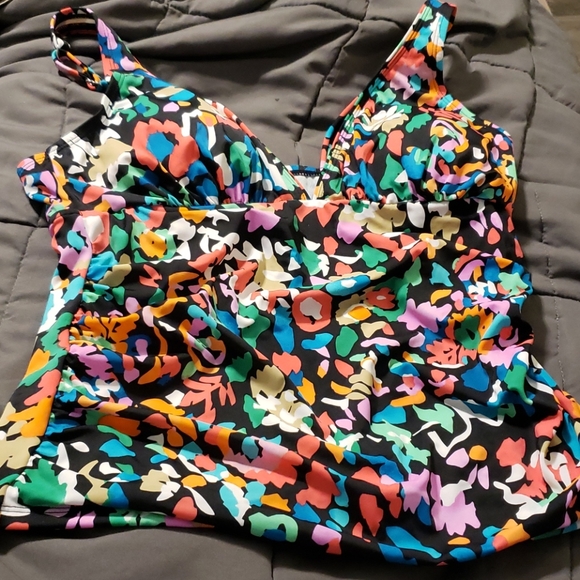 Color Solutions Shirred Tankini Swim Top - Picture 7 of 9